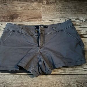 selling Hollister low rise shorts. brand new, never worn